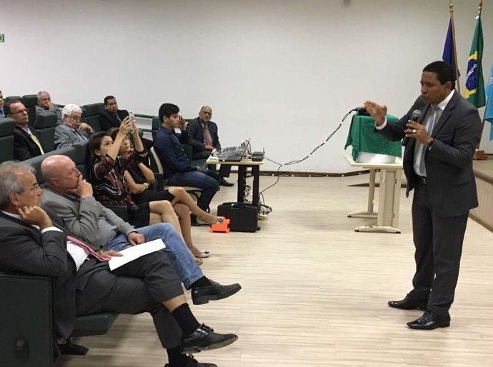 Em Maragogi, Júlio Cezar faz palestra sobre Sistema de Controle Interno