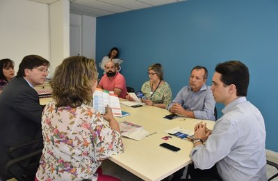 Fecomércio e Sincofarma pedem trégua na fiscalização para taxa de publicidade 