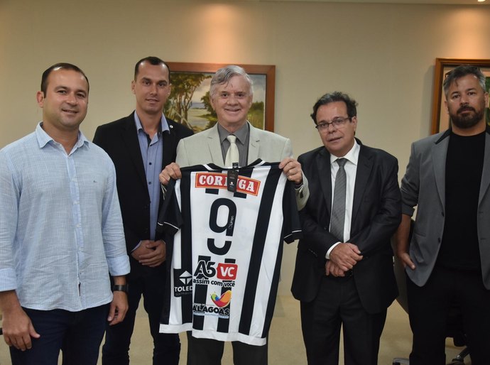 Dirigentes do ASA são recebidos pelo governador Klever Loureiro no Palácio