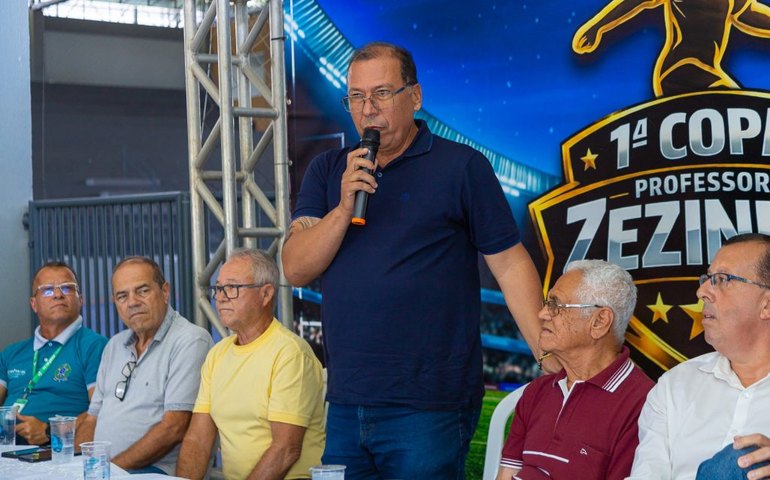 Prefeitura lança 1ª Copa Professor Zezinho Nascimento de Futebol de Base 2026 e entrega kits aos participantes