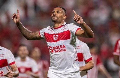 Em jogo de seis pontos, CRB leva a melhor sobre o Náutico no Rei Pelé