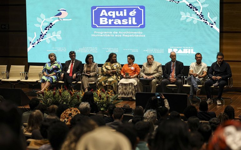 Governo lança programa de acolhimento a repatriados e deportados