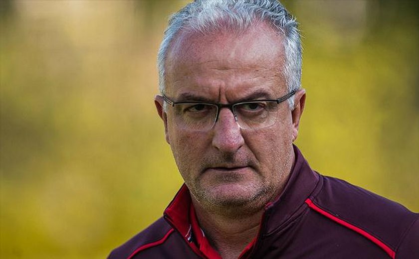 Com menos chances, Dorival blinda base em meio à crise no São Paulo