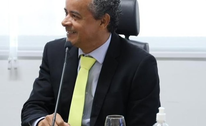 Gilmar Menezes tenta manter sua nomeação como juiz substituto Gilmar Menezes tenta manter sua nomeação como juiz substituto