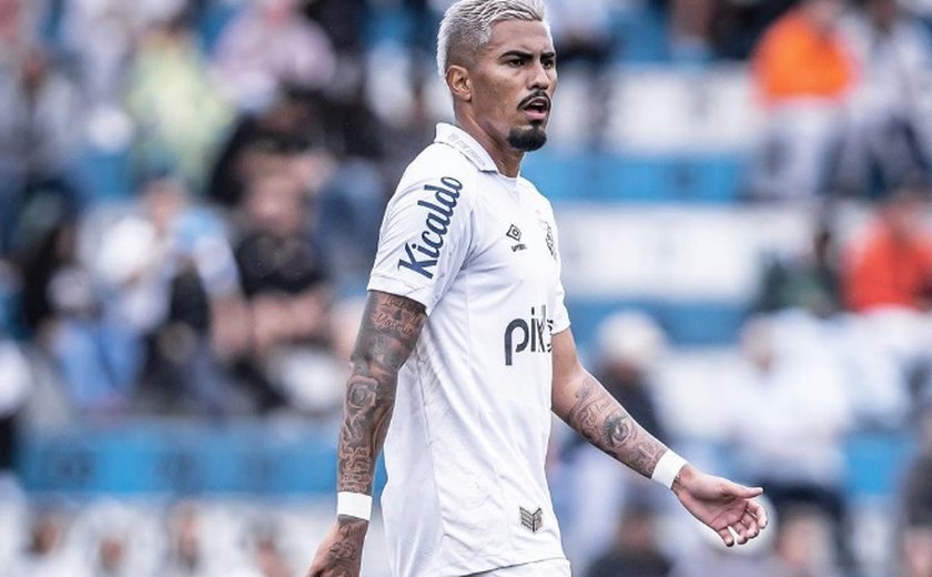 Fora dos planos de Carille, meia Ivonei rescinde contrato 'de forma amigável' com o Santos