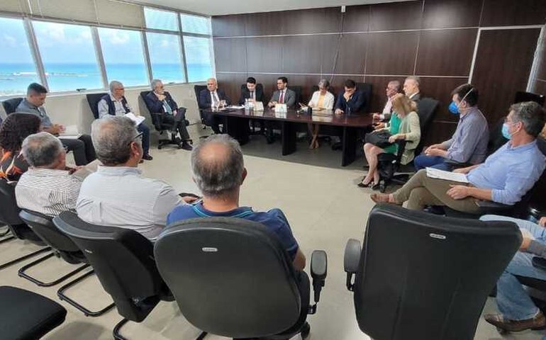 Presidente e corregedor do TRE se reúnem com juízes eleitorais  para discutir detalhes da logística do dia da eleição