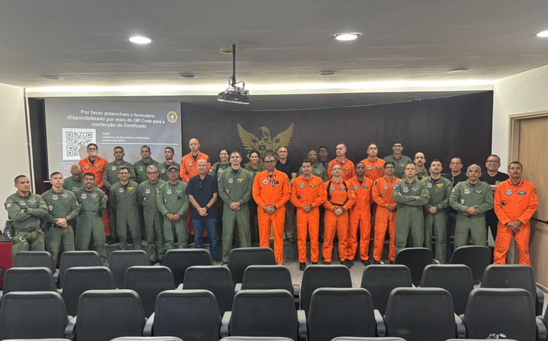Pilotos e operadores do DEA ampliam conhecimentos em curso de segurança operacional