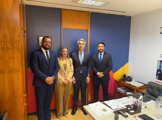Rafael Brito recebe lideranças em Brasília durante a Marcha dos Prefeitos