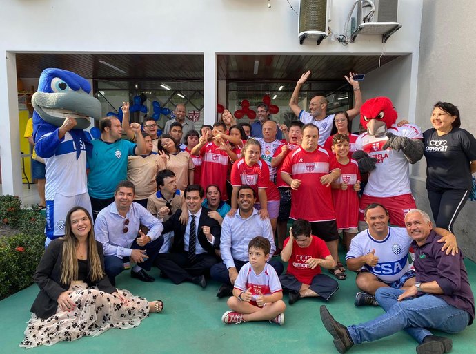 Com presença do CSA e CRB, SINDAV promove ação com crianças do Instituto Amor 21