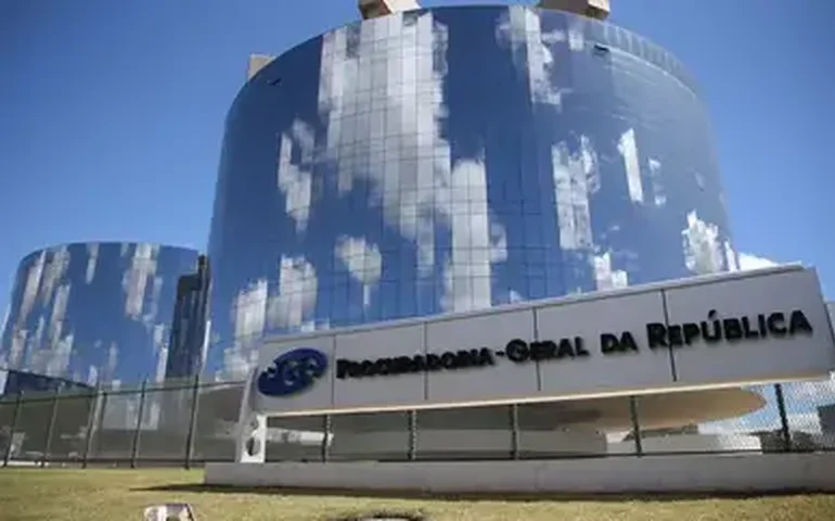 PGR denuncia ao STF deputado que chamou Lula de 'ladrão' e 'corrupto'