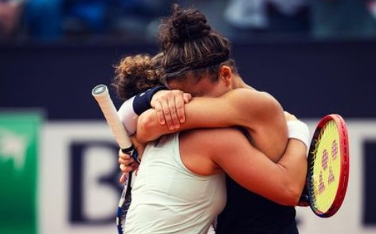 Itália derruba Polônia de Iga Swiatek e buscará 5º título da Billie Jean King Cup