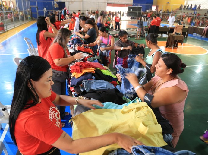 Bazar do Bem realizado pela Prefeitura de Penedo tem grande adesão e distribui mais de 8.500 itens