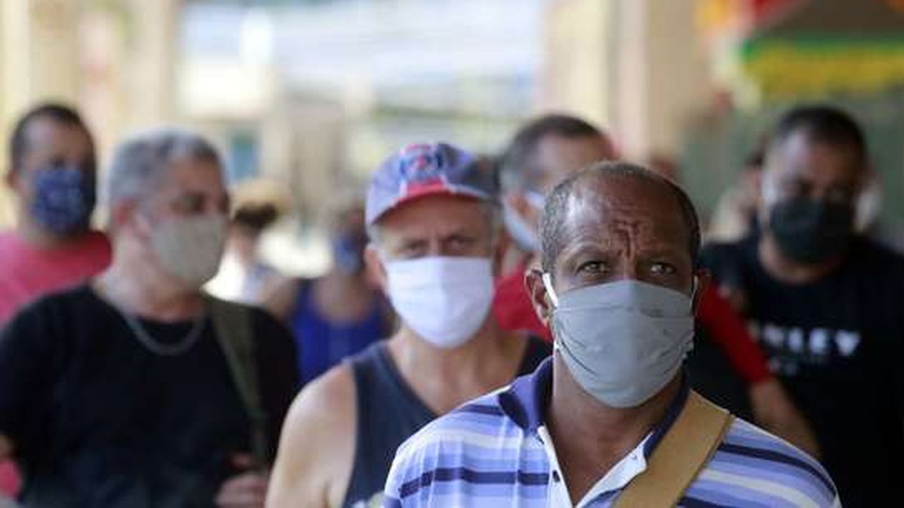 País já tem 1% da população infectada