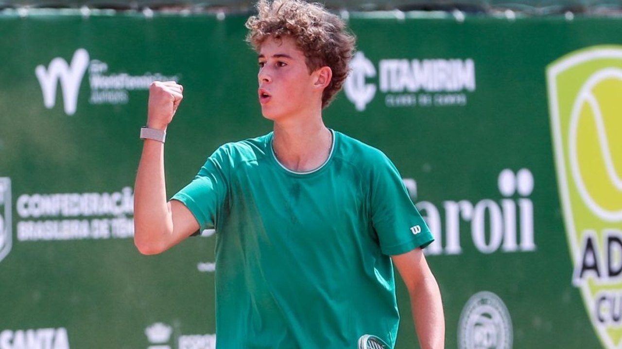 Atleta da casa vira sobre canadense e avança às quartas na ADK Juniors Cup