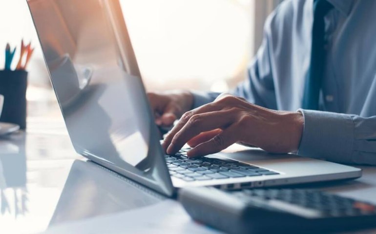 MEI completa 15 anos: veja como se formalizar e histórias de negócios que começaram no regime e deram certo