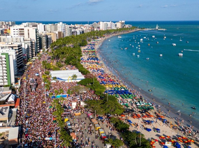 Maceió se destaca entre os destinos mais buscados do Brasil para o Carnaval 2026