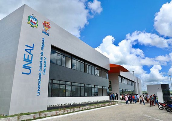 Uneal abre inscrições para concurso com 127 vagas de professor efetivo