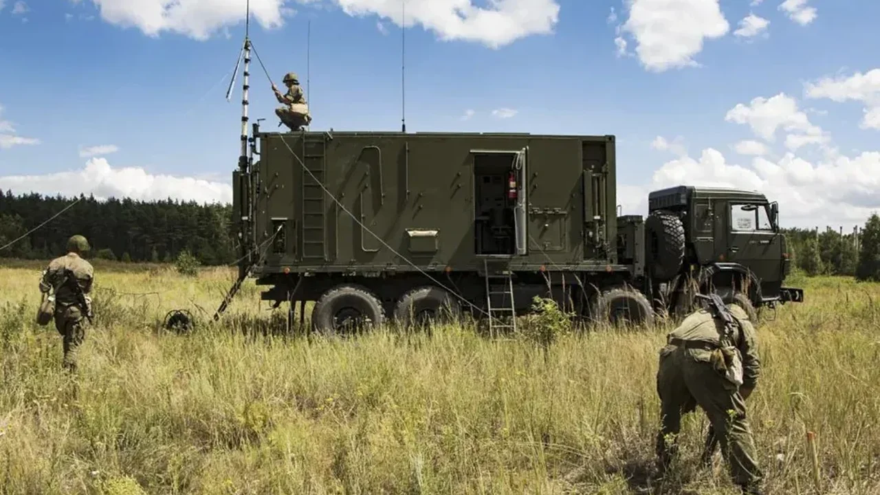 Guerra (eletrônica) da Ucrânia: Entenda por que a Rússia está interferindo no sinal de GPS no Norte da Europa