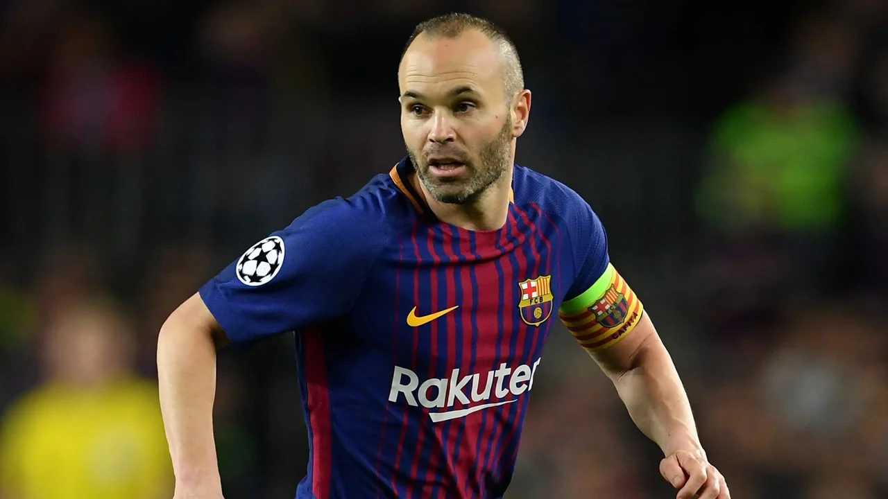 Campeão do mundo com a Espanha em 2010, Iniesta critica Rubiales: 'Manchando a imagem de nosso país'