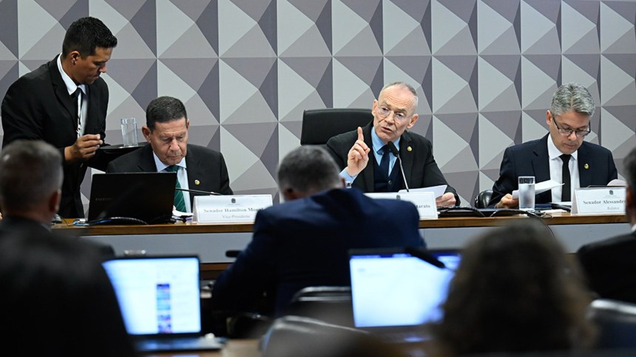 Derrite altera texto sobre papel da PF, mas mantém conduta de facções em lei antiterror