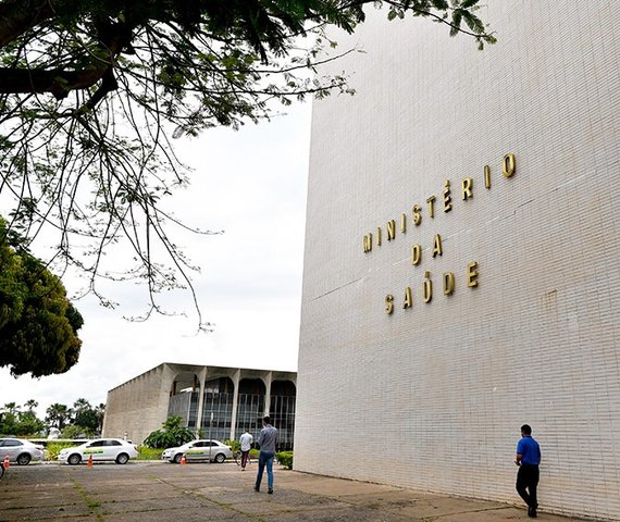 Governo do Brasil entrega 47 novos veículos para transporte de pacientes do SUS em Alagoas