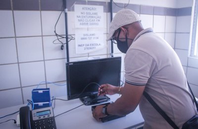Educação entrega mais 300 computadores para escolas da rede municipal