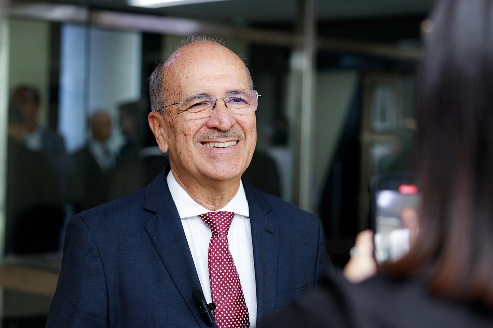 Reajuste recorde de Penedo é maquiagem contábil e não aumento real de salário para os professores