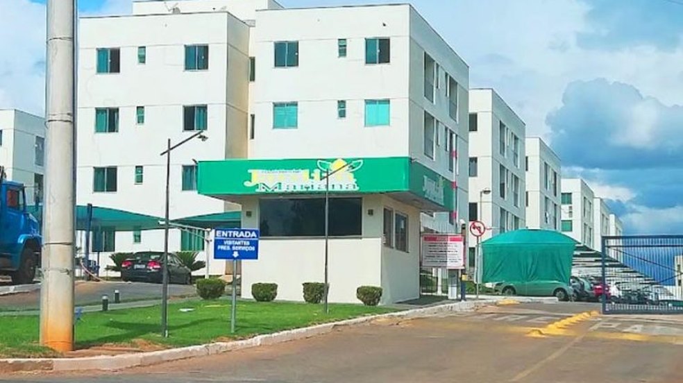 Suspeito de filmar mulher tomando banho em condomínio é preso