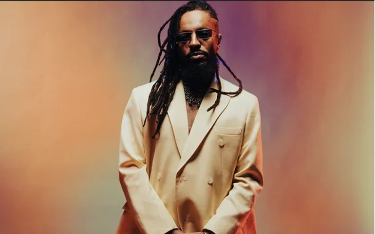 Rael apresenta show do álbum “Onda” no Sesc Belenzinho