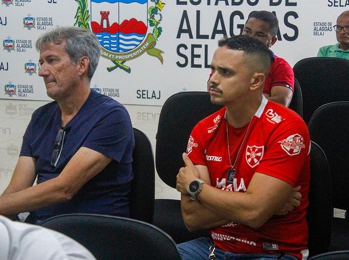 Secretário de Esportes de Penedo participa de reunião essencial sobre segurança em estádios