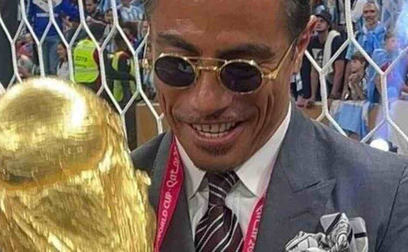 Fifa investiga &#8216;acesso indevido&#8217; do chef &#8216;Salt Bae&#8217; à Taça da Copa do Mundo