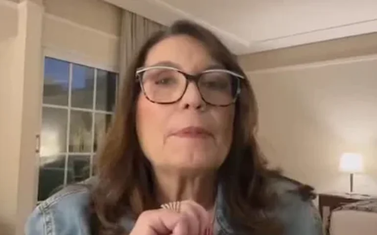 Com presença da família Bolsonaro, Bia Kicis lança pré-candidatura ao Senado e embaralha disputa no DF