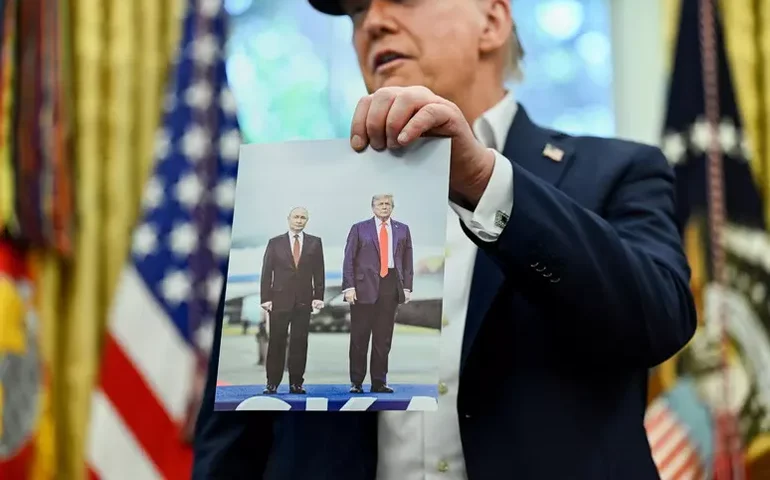 Trump telefona para Putin e não descarta reunião com Kim Jong-un