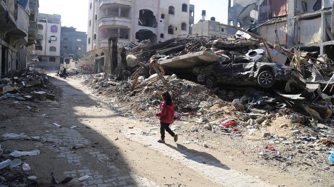 Gaza volta a receber ajuda humanitária em meio a alertas para fome e ameaça de sanções a Israel
