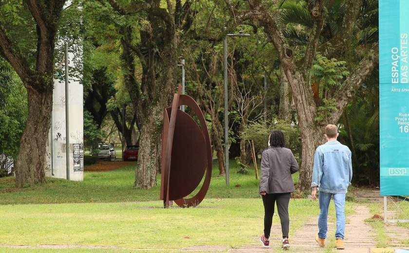 Festa do Livro da USP reúne 200 editoras e 150 mil obras