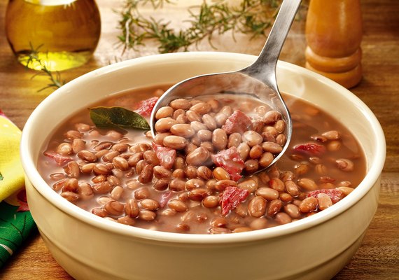 Pesquisa do Procon revela variação de até 400% no preço do feijão em Maceió