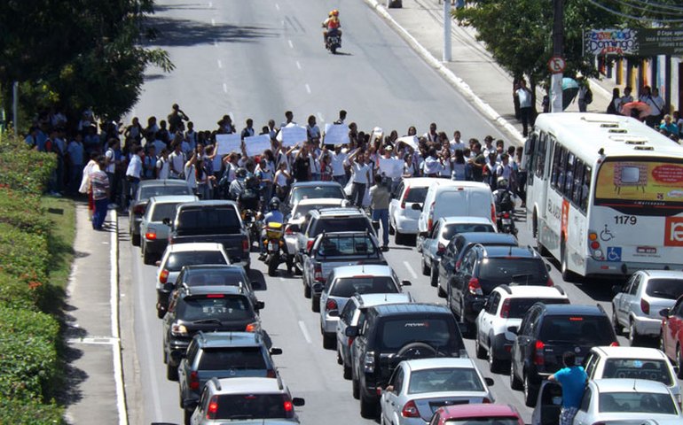 Polícia Militar explica sobre desbloqueio da Avenida Fernandes Lima