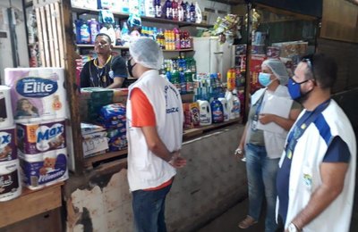 Vigilância Sanitária realiza ações educativas em toda Maceió