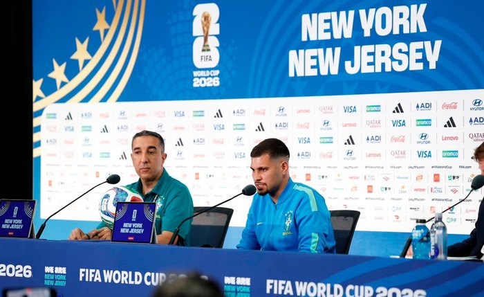 Bruno Guimarães concedeu entrevista coletiva na véspera do jogo contra a Noruega, pelas oitavas de final da Copa