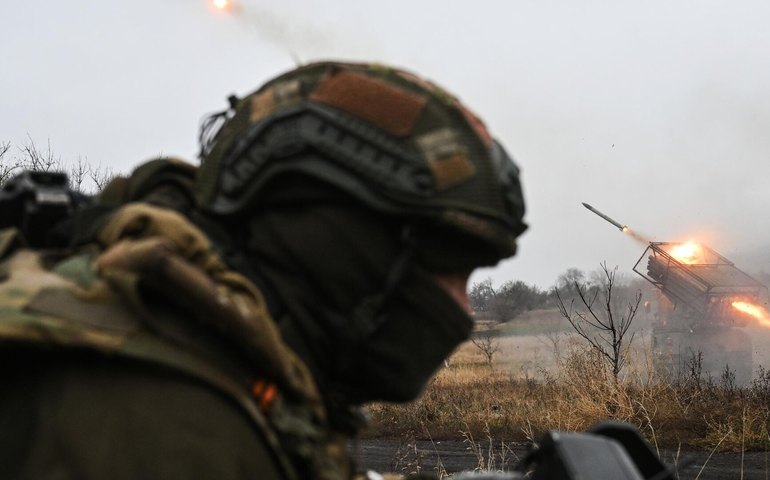 Sucessos atuais das forças russas ditarão termos das conversas Putin-Trump, diz mídia