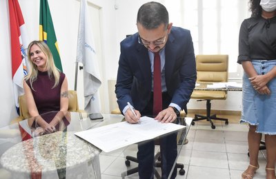 Engenheiro Luiz Neto é empossado como novo presidente da Casal