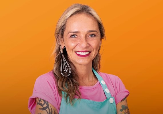 Carole Crema ensina suas receitas de bolo em novo livro