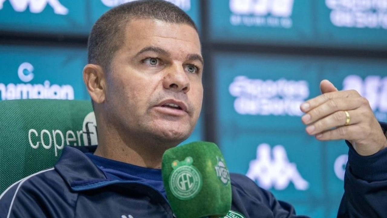Bruno José corre contra o tempo para não desfalcar o Guarani em duelo direto na Série B