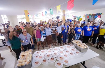Primeira edição do Sopão do Povo em 2026 aconteceu na Cozinha Comunitária e contou com a presença da prefeita Tia Júlia