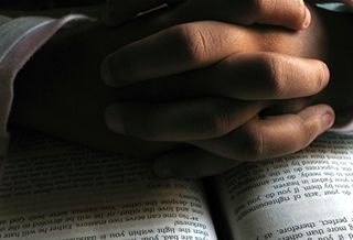 Na Colômbia: Irmã foge para proteger sua vida