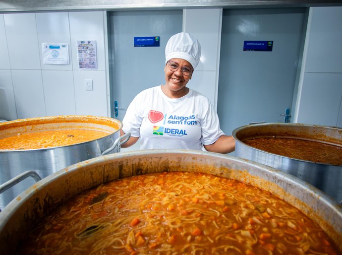 Governo de Alagoas entrega primeira fase da Fábrica de Sopa do Alagoas Sem Fome