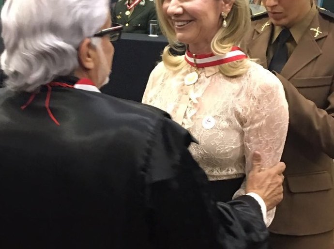 TCE/AL: Rosa Alburquerque agradece condecoração recebida em Minas Gerais