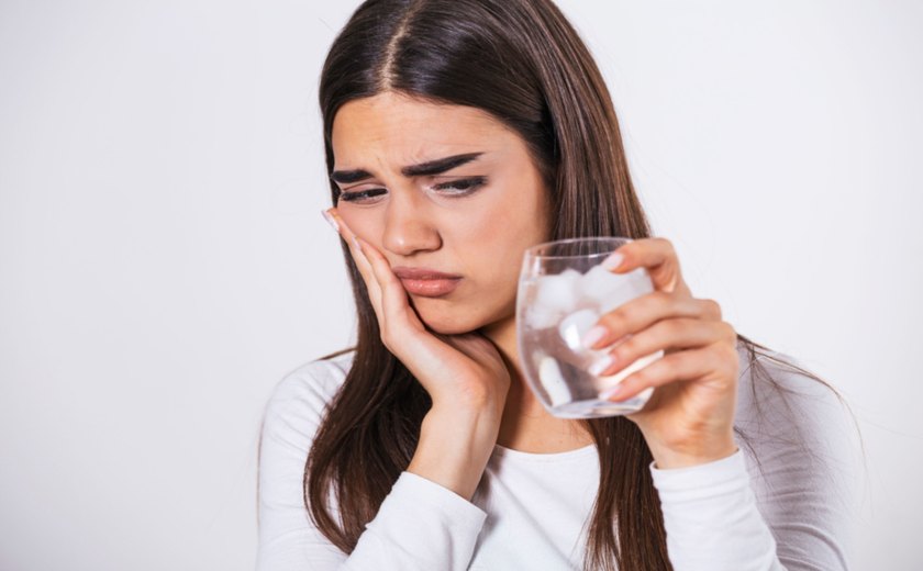 Dentes sensíveis? Saiba quando este é um sinal de alerta