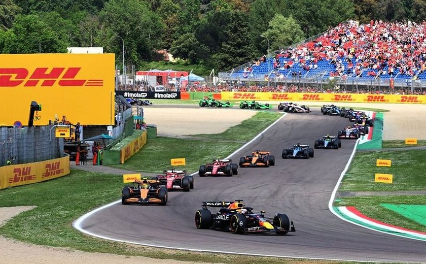 Sainz 'rouba a festa' de Pérez e conquista a pole para o GP do México de Fórmula 1