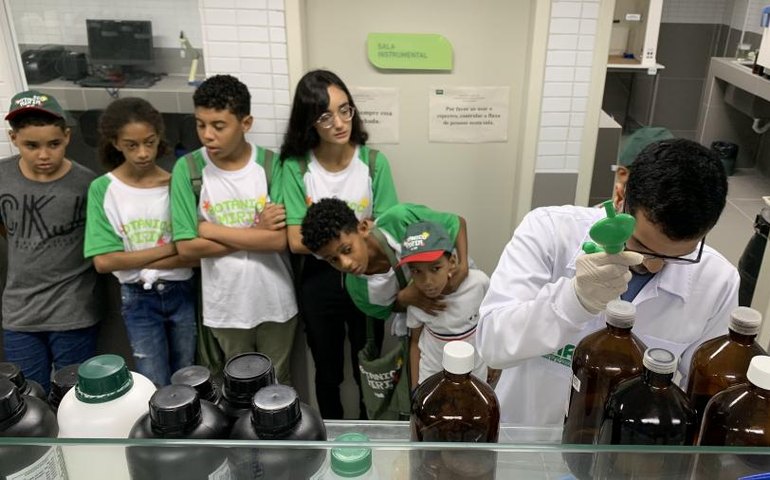 Herbário MAC inicia Projeto Botânico Mirim em parceria com Ronda no Bairro